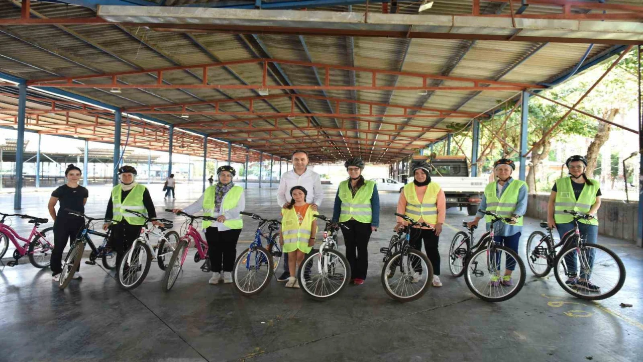 Kepezde kadınlar hayallerine pedal çevirdi