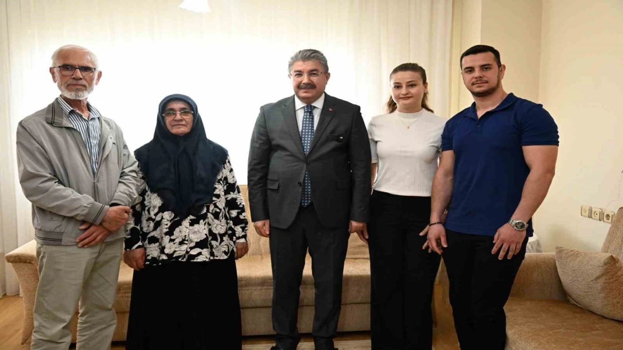 Kökler ve Filizler Buluşuyor projesiyle genç çiftler ile uzun yıllar evli olan çiftler buluştu