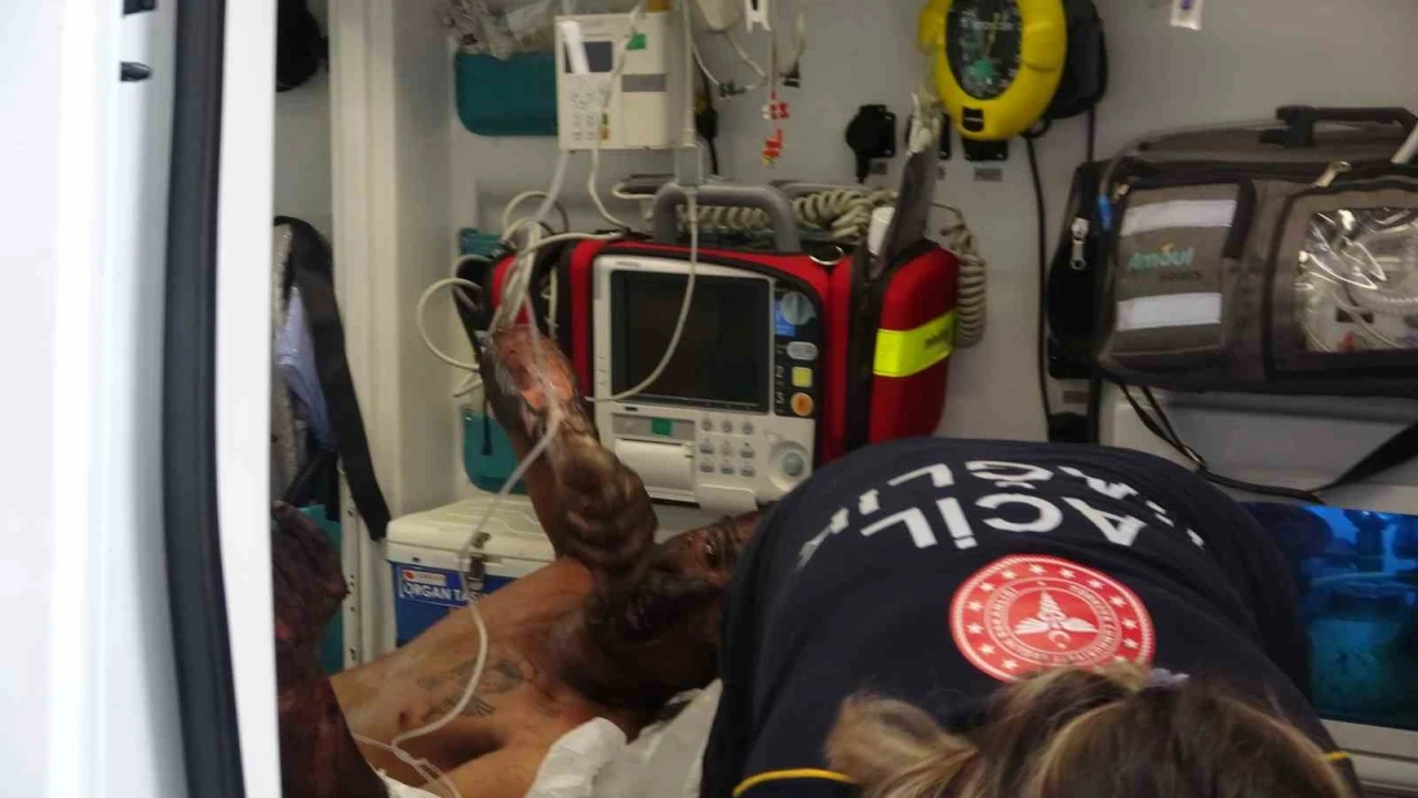 Korku evindeki bakım sırasında çıkan yangında gerçek korkuyu yaşadılar: 3 yaralı