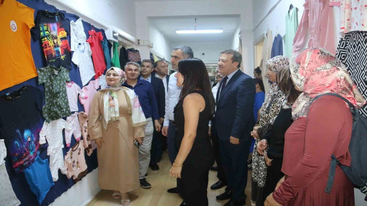 Kozanda kadınların el emekleri sergilendi