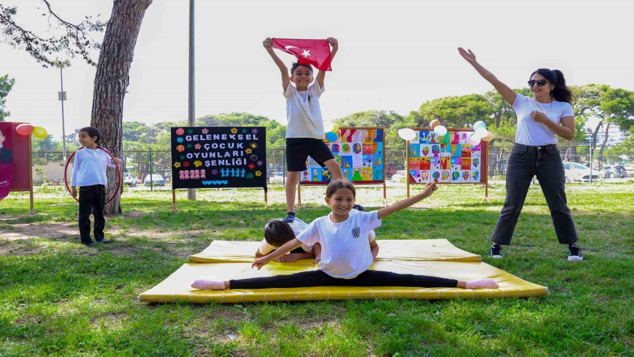 Manavgat Belediyesinden çocuklara bilim ve oyun dolu şenlik