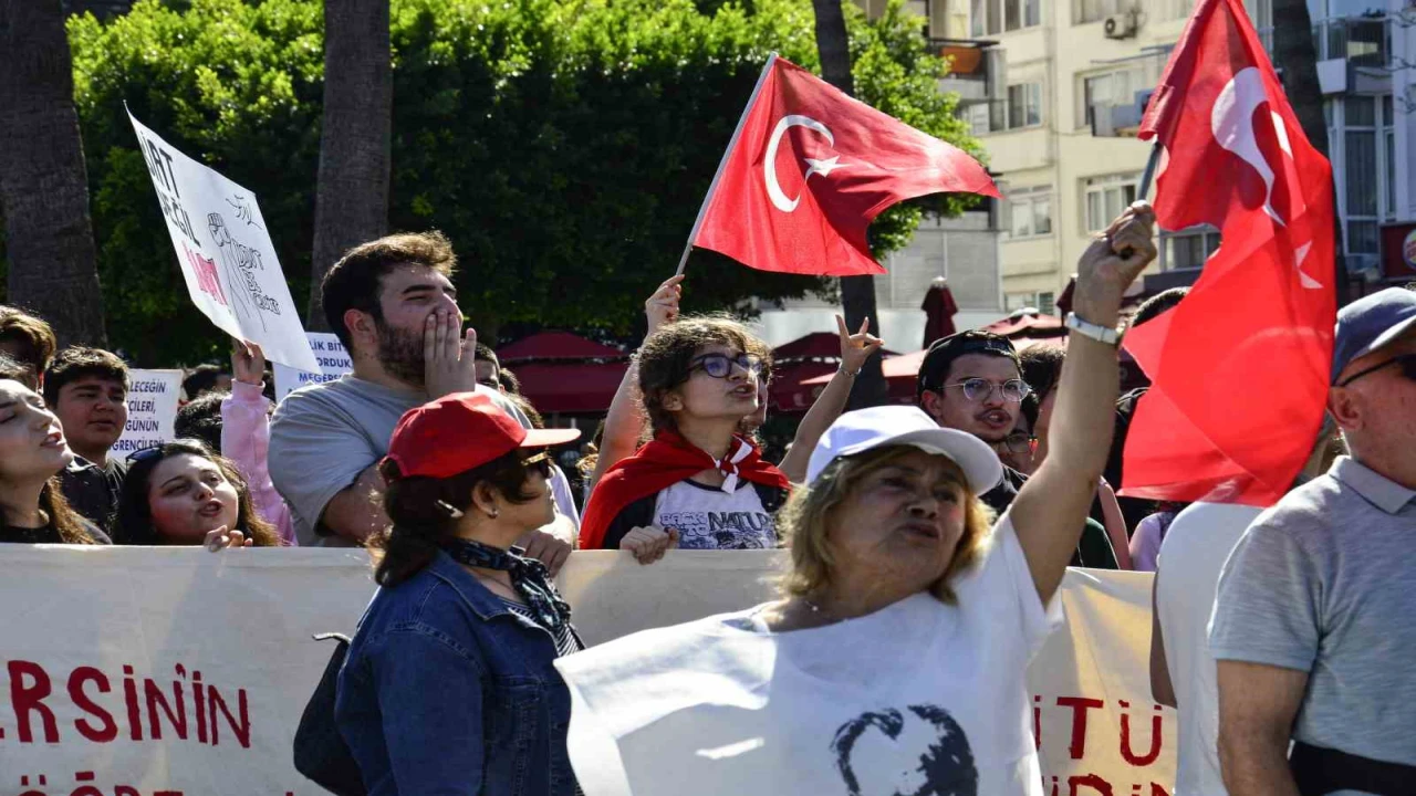Mersinde 1 Mayıs coşkuyla kutlandı