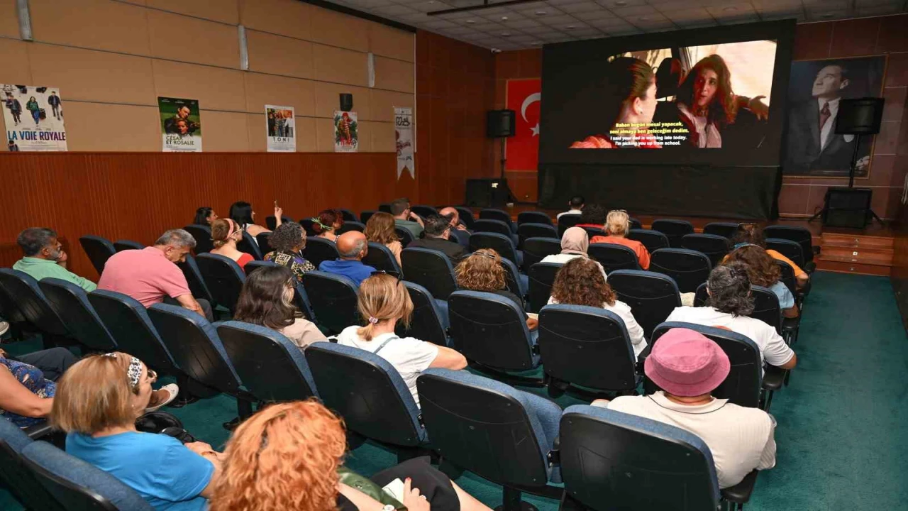 Mersinde Frankofon Film Festivali, sinemaseverlerle buluştu