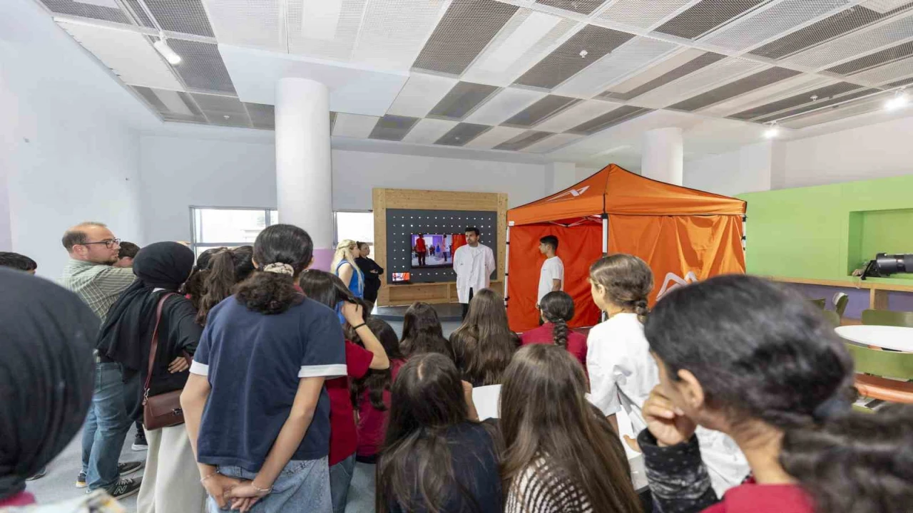 Mersinde öğrencilere sanal gerçeklikte afet eğitimi