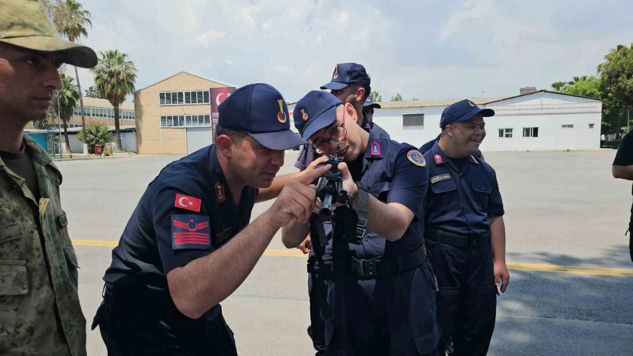 Mersinde özel bireyler asker olma heyecanı yaşadı