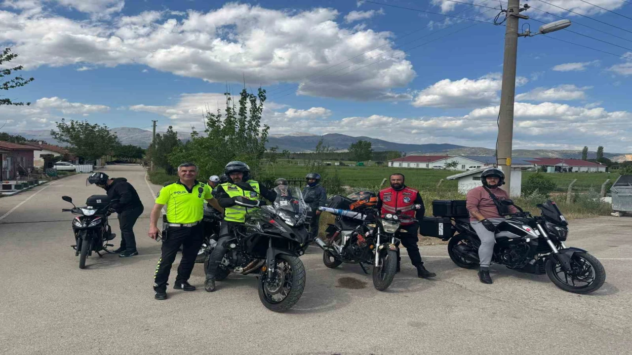 Motosiklet tutkunlarından bağımlılıkla mücadeleye destek konvoyu