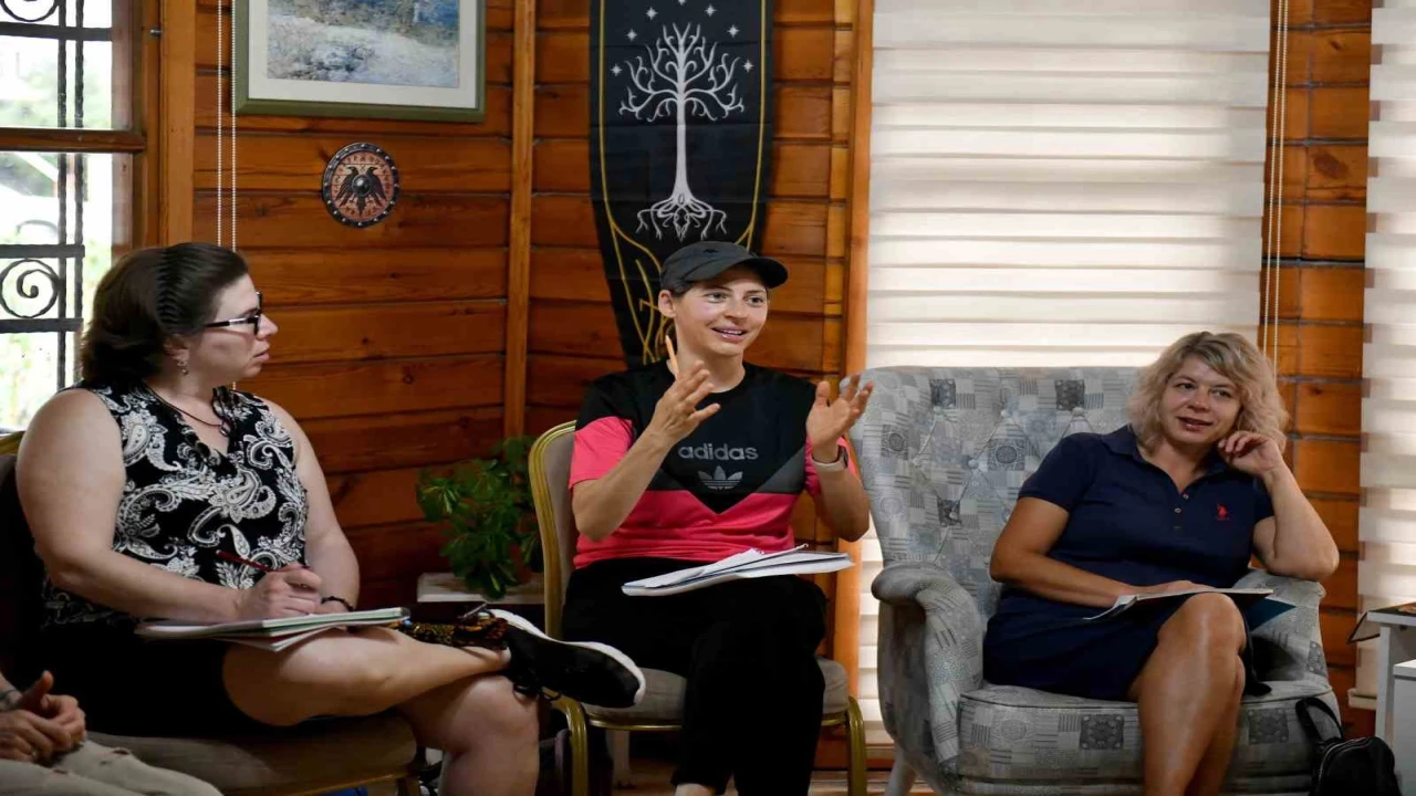 Muratpaşadan yabancılara Türkçe Konuşma Kulübü