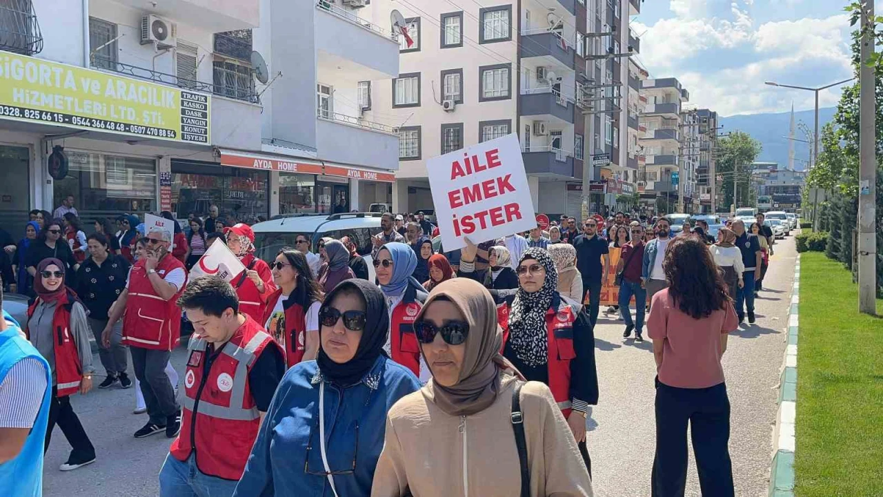 Osmaniyede Aile Yılı çerçevesinde kortej yürüyüşü düzenlendi