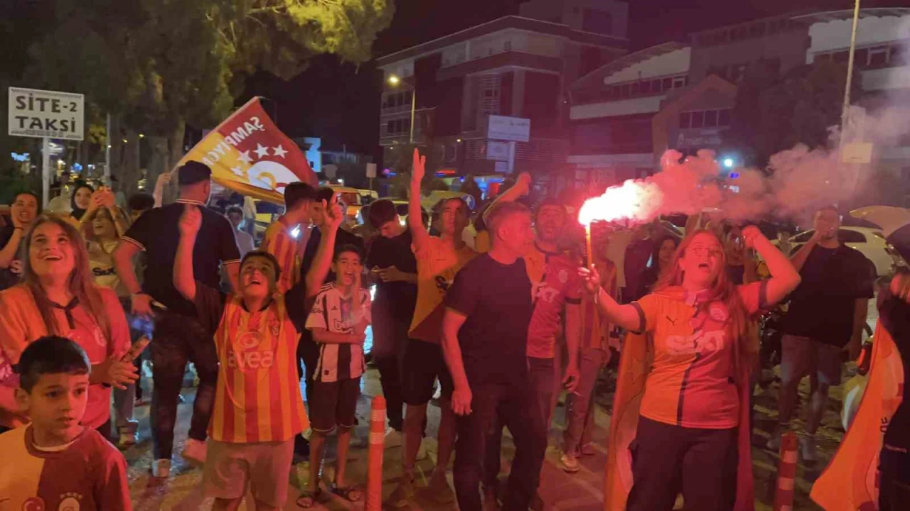 Osmaniyede Galatasarayın şampiyonluk coşkusu zirve yaptı