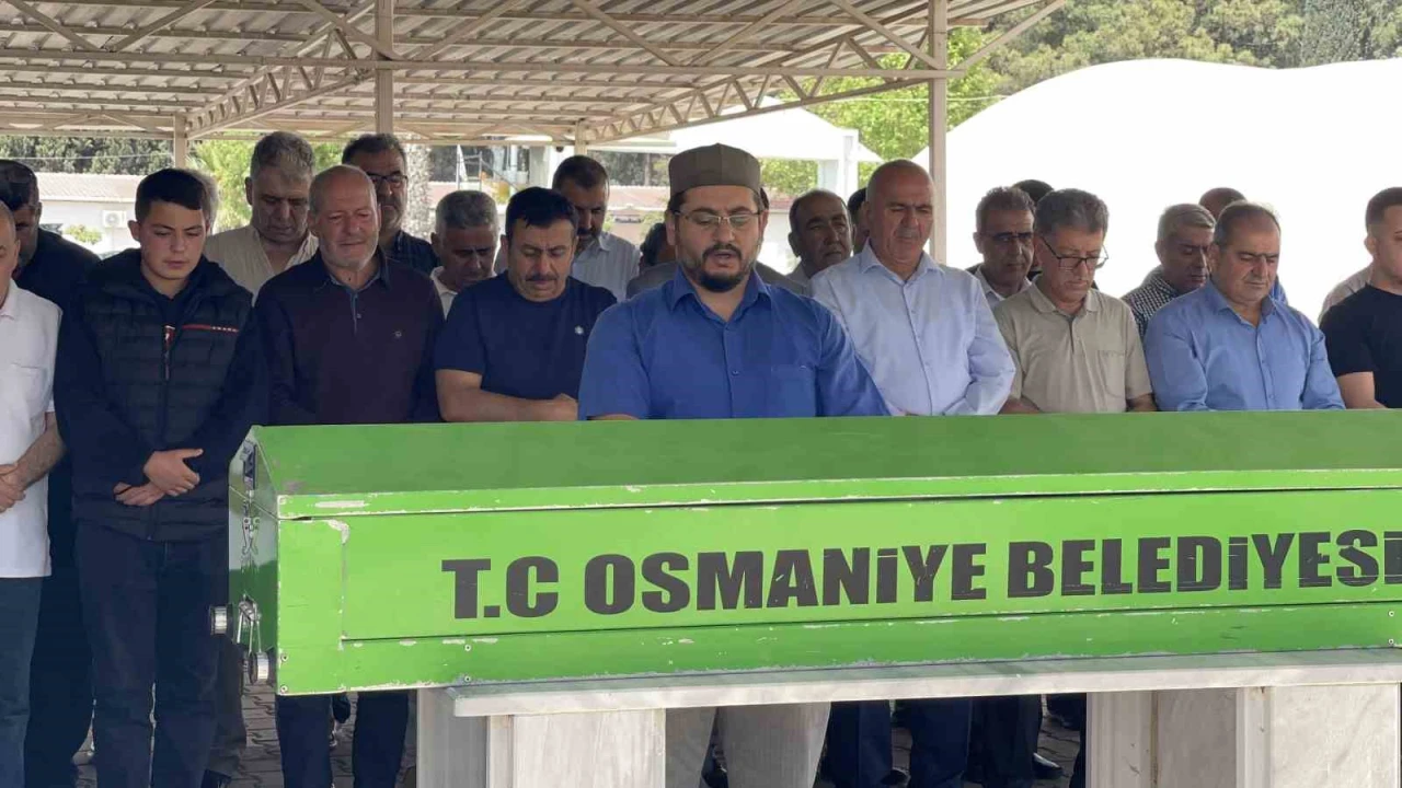 Osmaniyede kocası tarafından öldürülen kadın gözyaşları arasında toprağa verildi