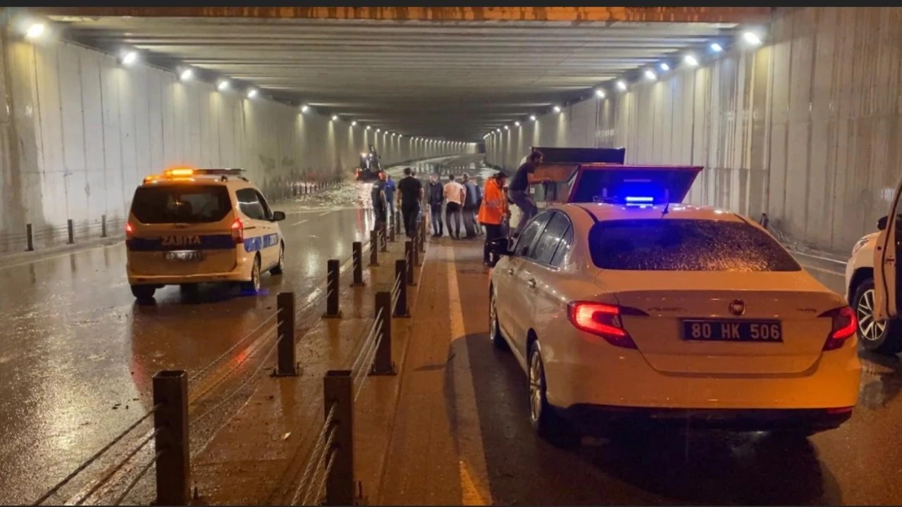 Osmaniyede sağanak yağmur hayatı olumsuz etkiledi