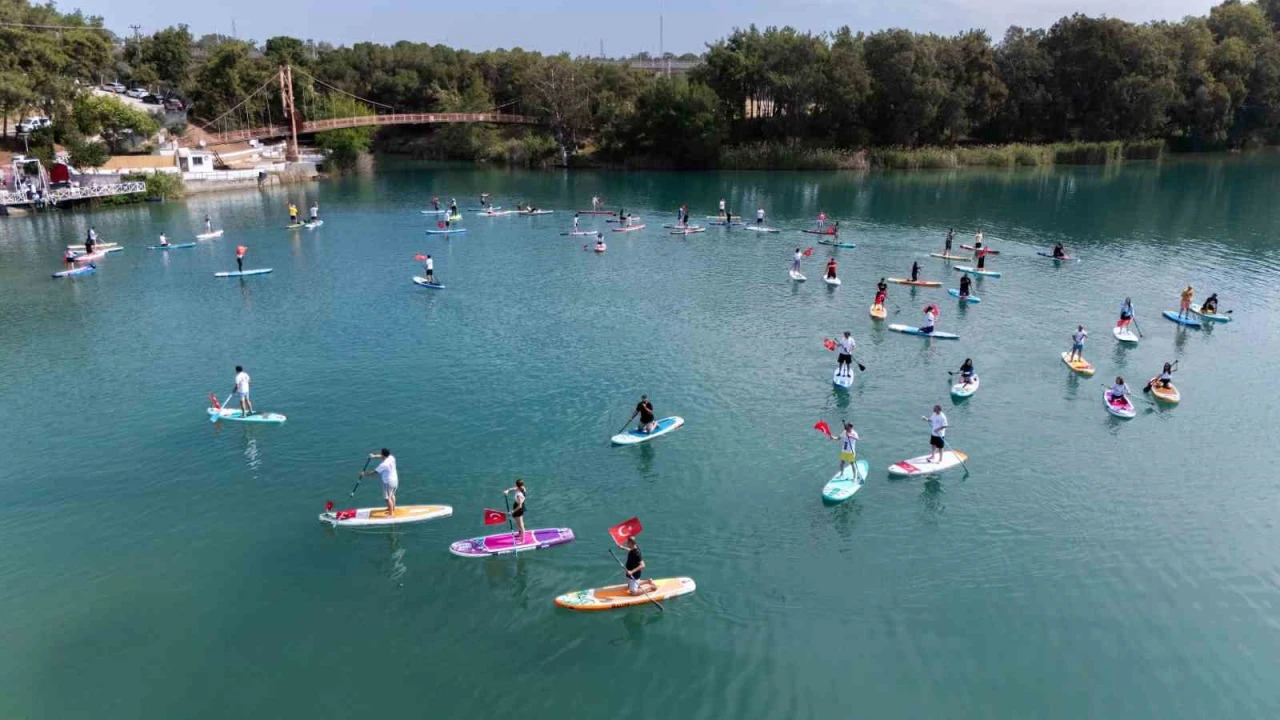 Seyhan Nehrinde kano ve kürek sörfü keyfi