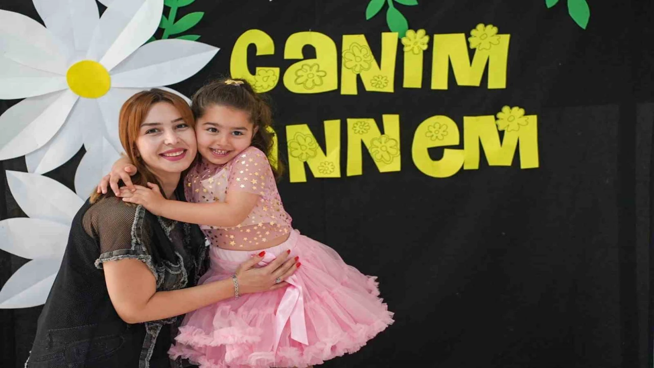 Tarsusta Anneler Günü etkinliği