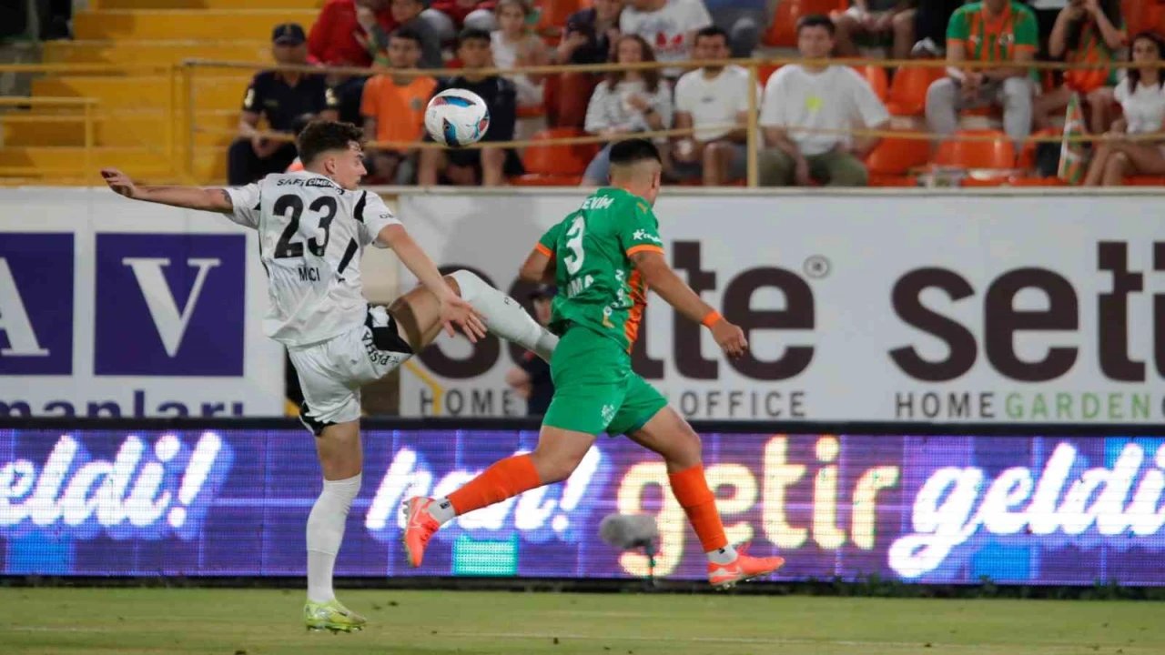 Trendyol Süper Lig: Alanyaspor: 1 - Beşiktaş: 1 (Maç sonucu)