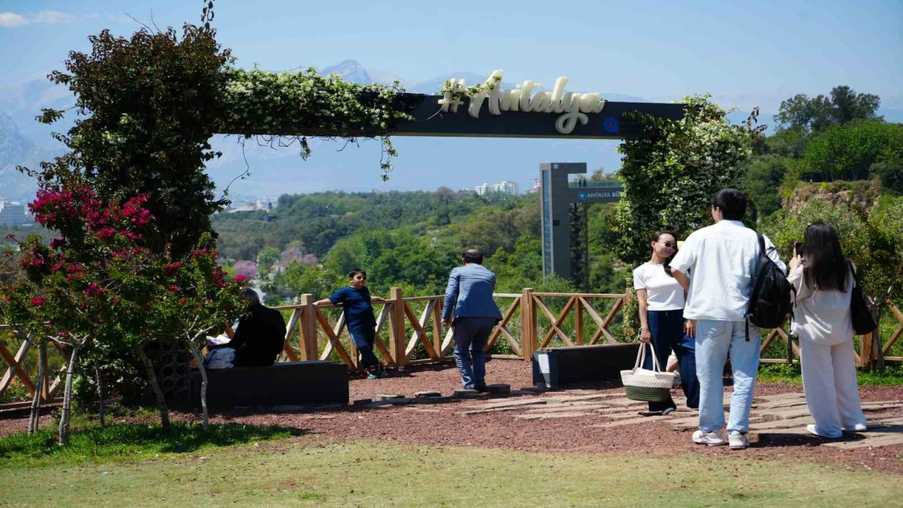 Turizmcinin bayram planı bekle gör taktiği