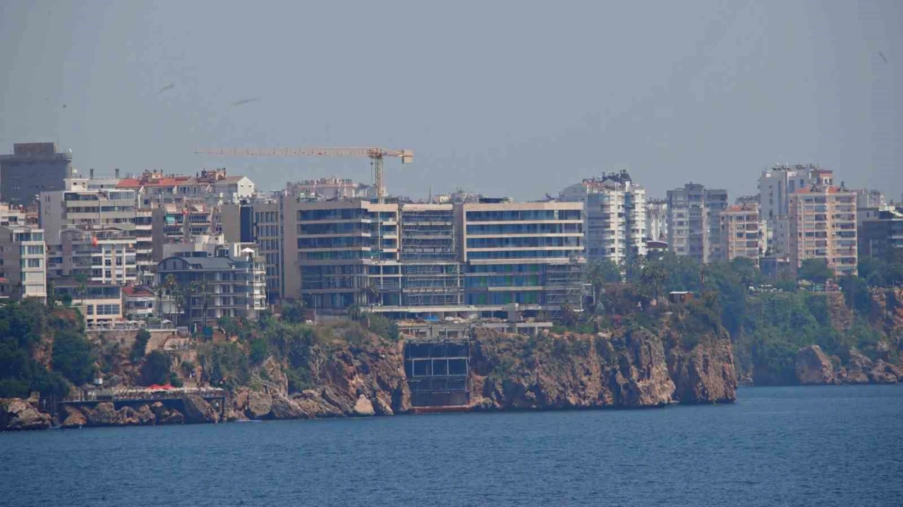 Vali Şahin: Falezlerde denize açılan tünellerle ilgili yetkili kurumlar olarak çalışmalarımız sürüyor