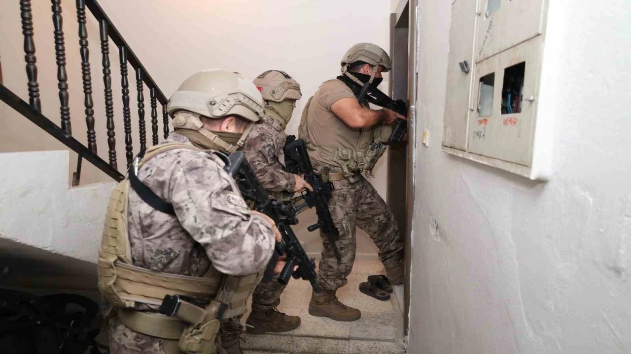 Vatandaşların hesap bilgilerini satan şebeke çökertildi: 33 gözaltı