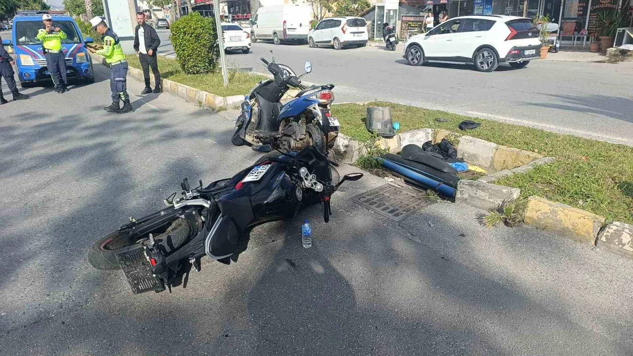 Yaya geçidine dönmeye çalışırken kaza yaptı: 1 yaralı