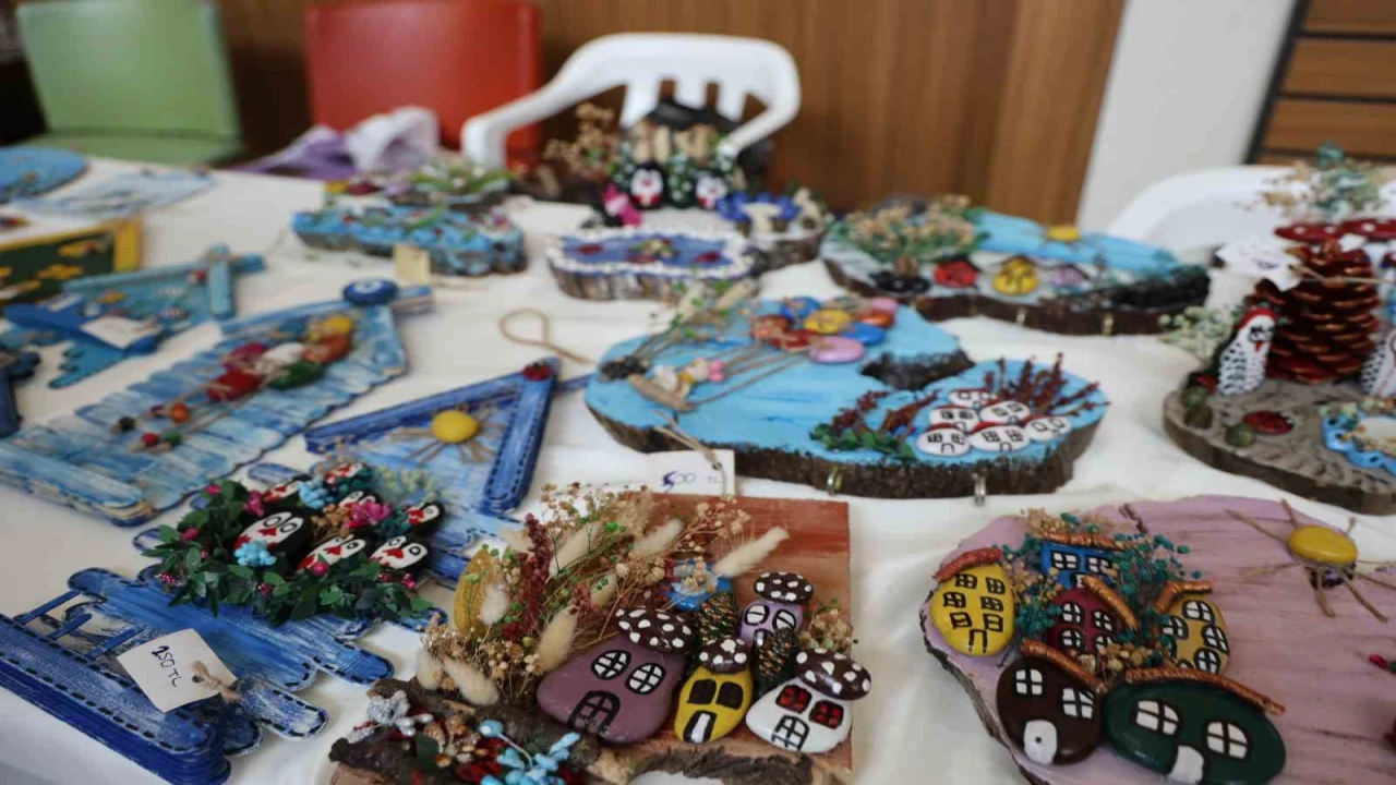 Adanada el emeği göz nuru üretimle terapi