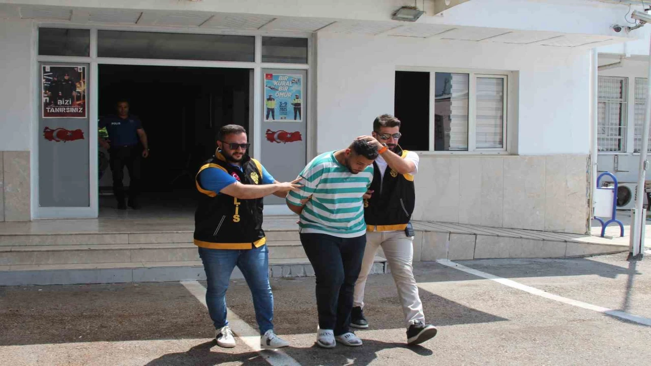 Adanada komşu sevmeyen şüpheli 7 araca zarar verdi