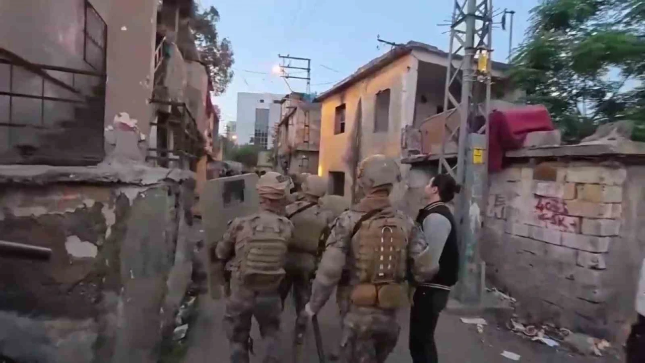 Adanada torbacı operasyonu: 15 tutuklama