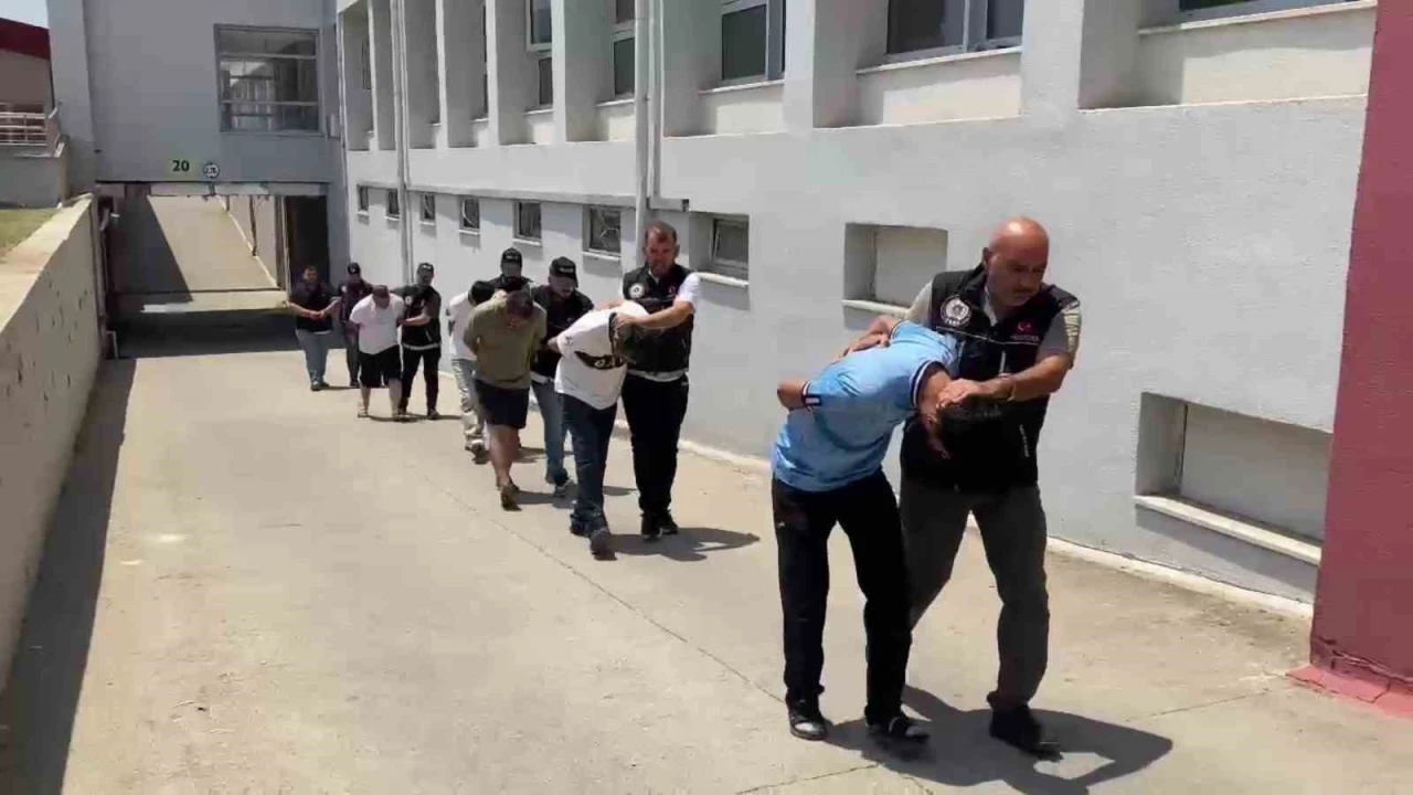 Adanada torbacı operasyonu: 5 tutuklama