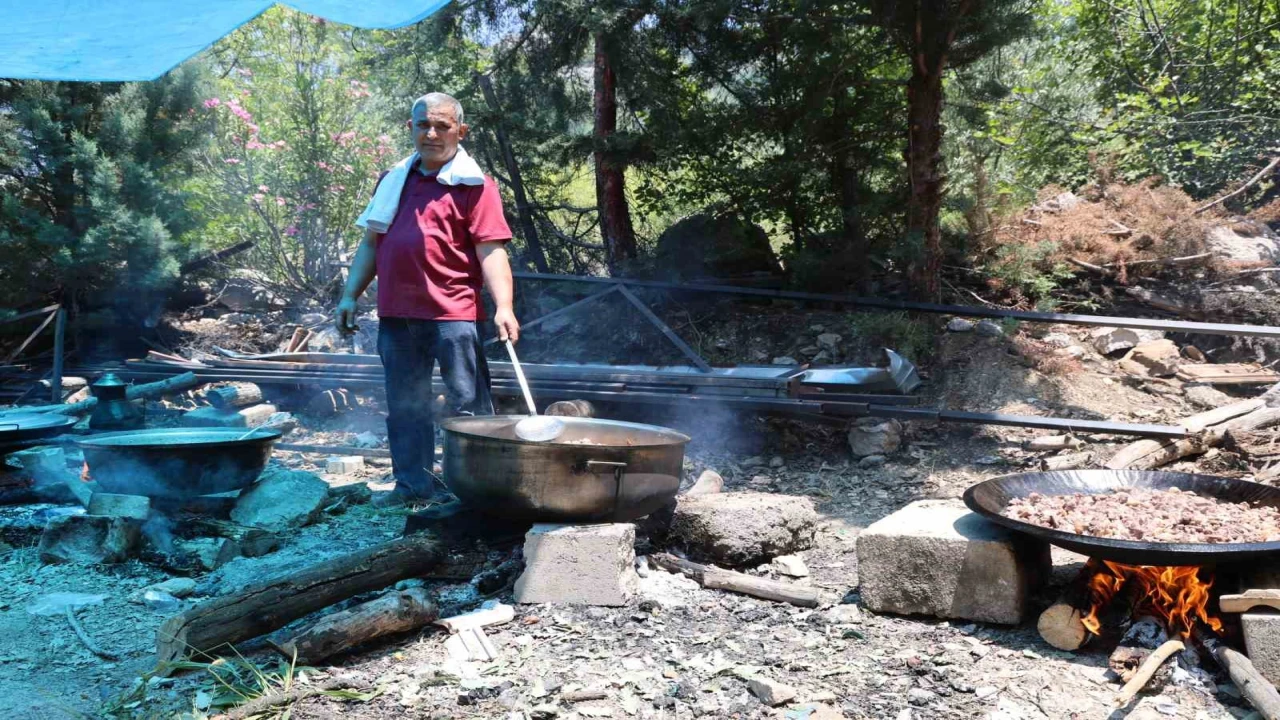 Adananın dağ köyünde 89 yıllık bayram geleneği