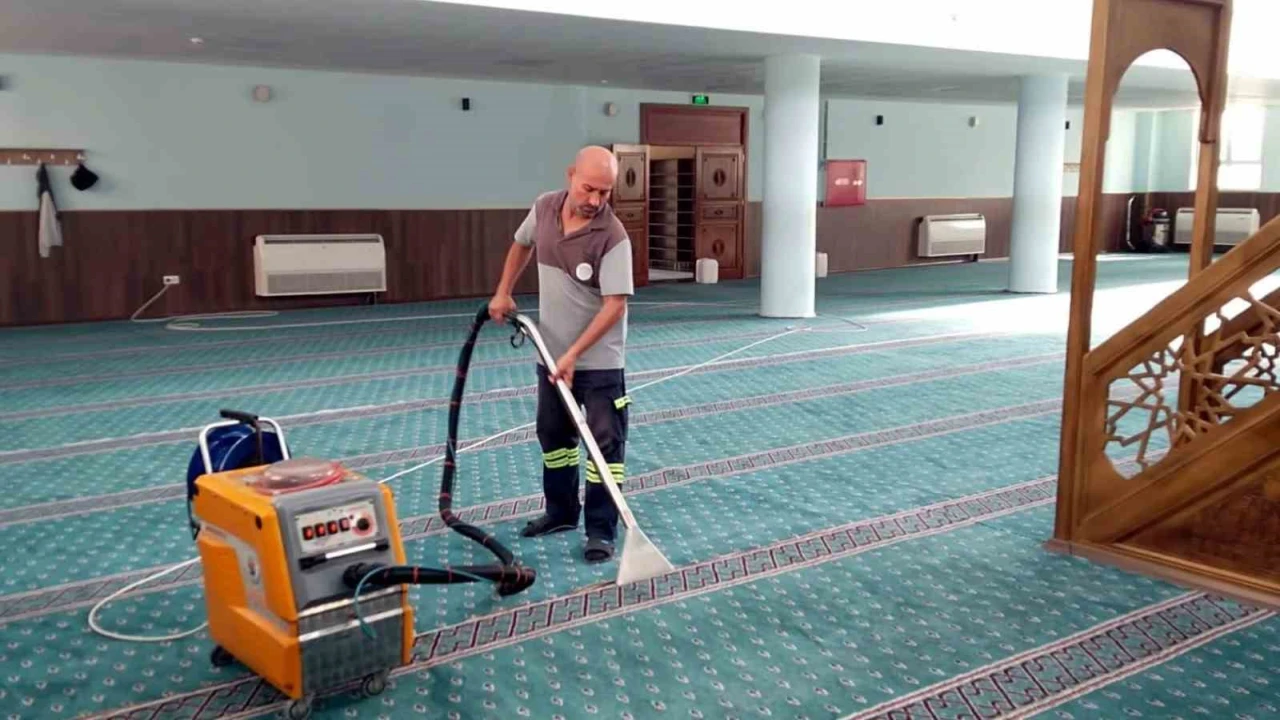 Akdenizde ibadethanelere kesintisiz temizlik hizmeti