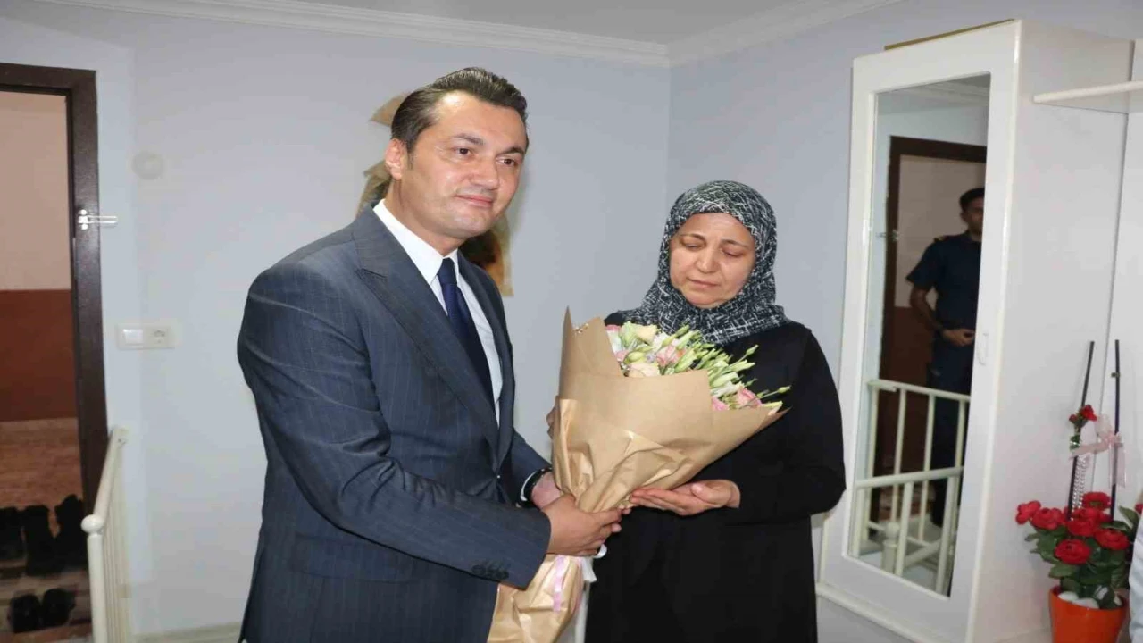 Alanyanın yeni kaymakamı Öztürkün ilk ziyareti şehit ailesine