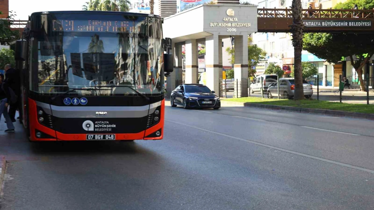 Antalya Büyükşehir Belediyesinden YKS için ücretsiz ulaşım kararı