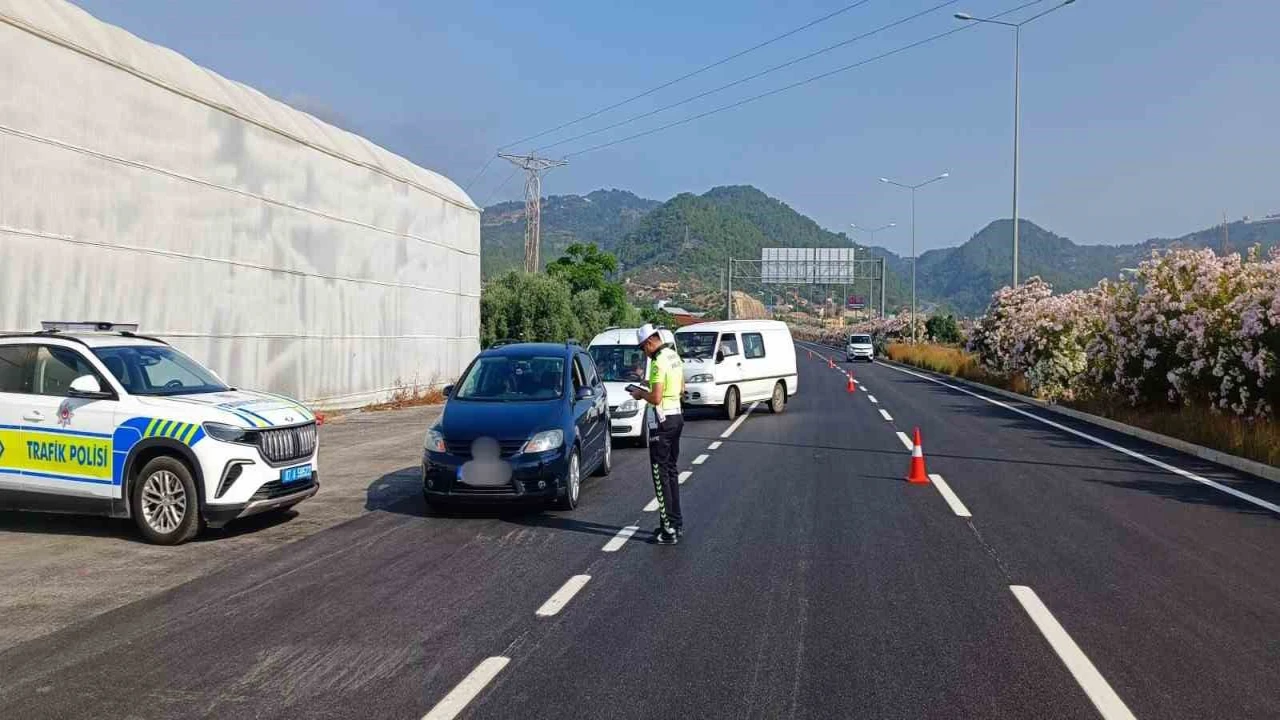 Antalyada 2 haftada 33 bini aşkın sürücüye ceza kesildi