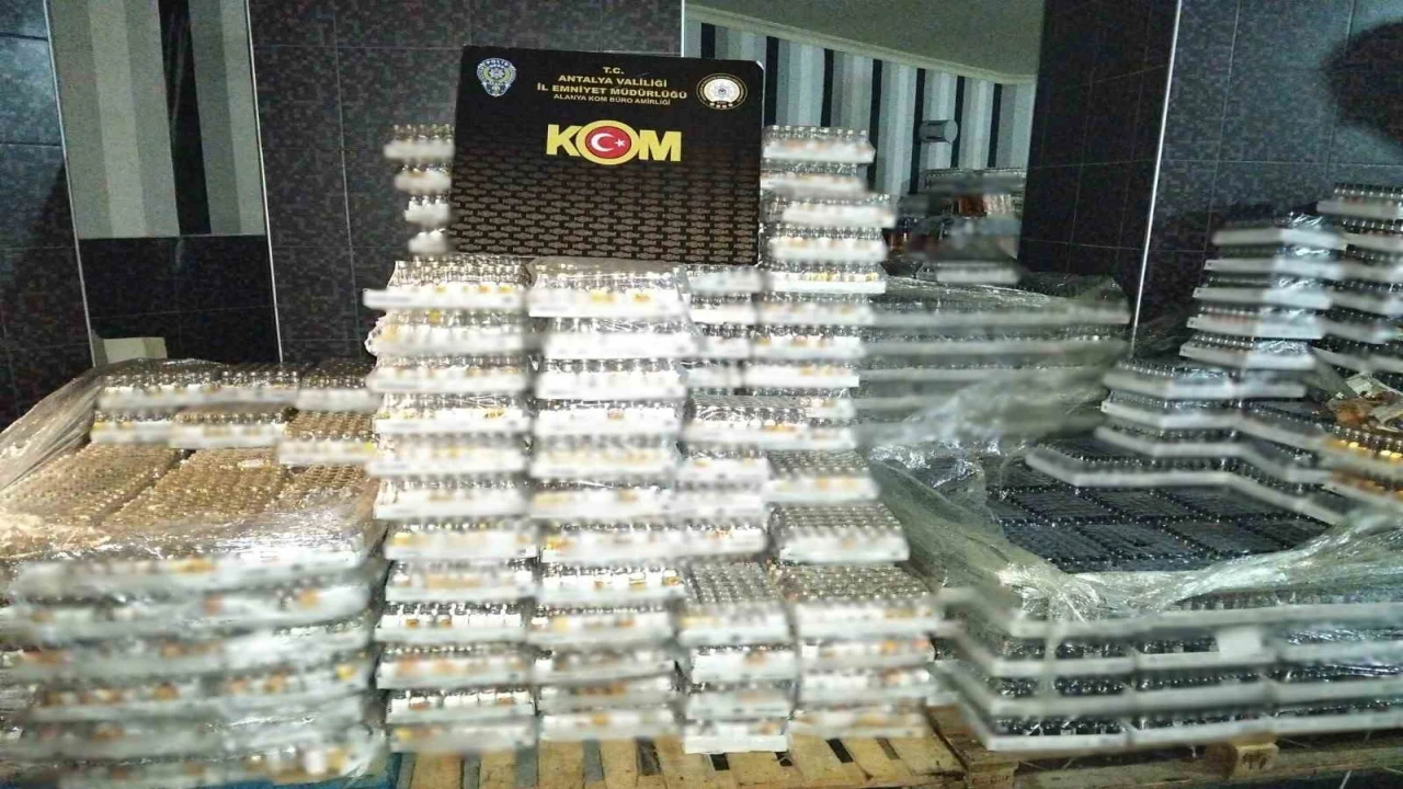 Antalyada kaçakçılık operasyonu: 26 şüpheliye adli işlem