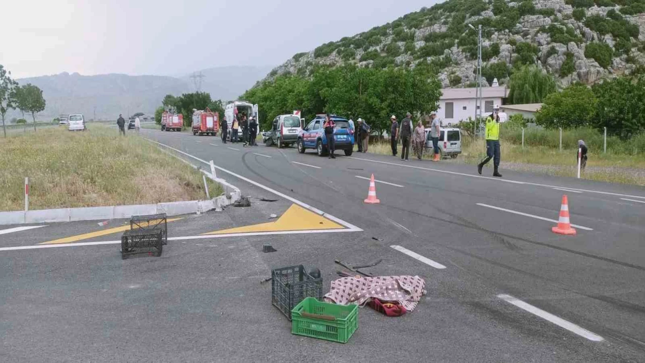 Antalyada trafik kazası: 1 ölü, 3 yaralı