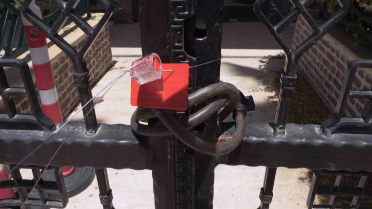 Antalyada yangın güvenliği sebebiyle ruhsatları askıya alınan tesislerden biri mühürlendi