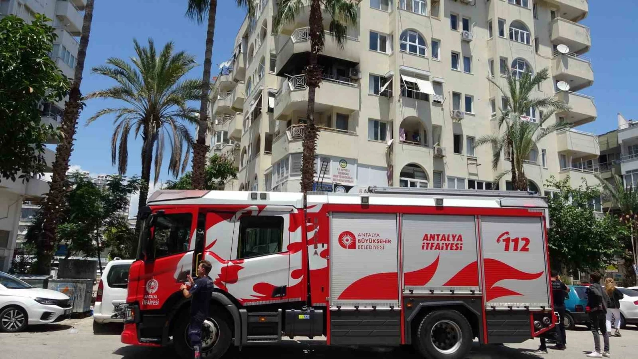 Balkonda çıkan yangın korkuttu