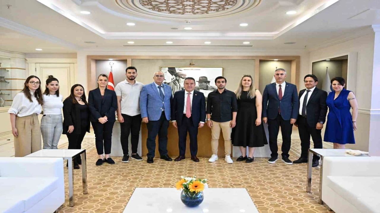 Başkan Böcek: Benim çalışmalarımda parti ve siyaset ayrımı yoktur