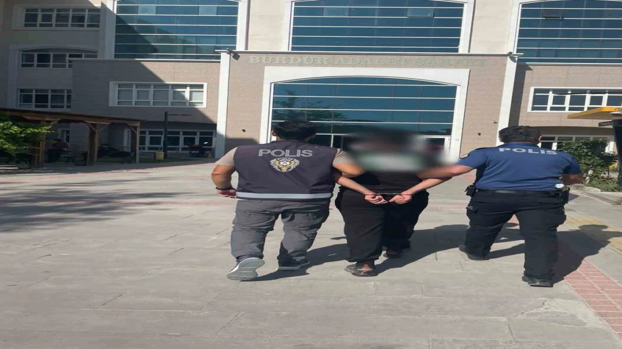 Burdurda 3 aracı çalıp, 5 araca zarar veren oto hırsızlığı şüphelisi tutuklandı