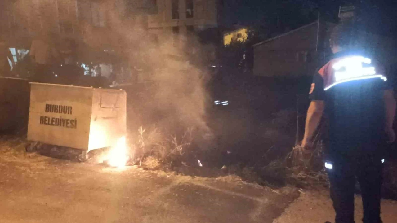 Burdurda boş arazide çıkan yangın büyümeden söndürüldü