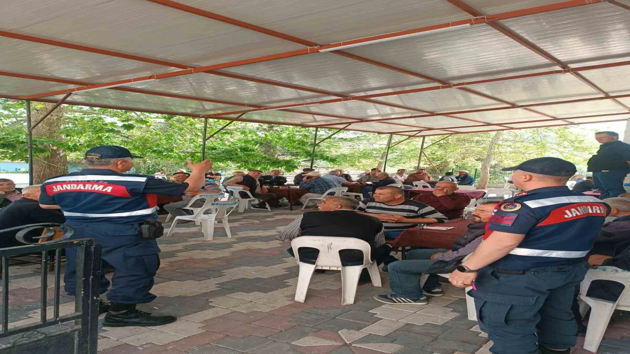 Eğirdir jandarmasından suda boğulmalara karşı bilgilendirme faaliyeti