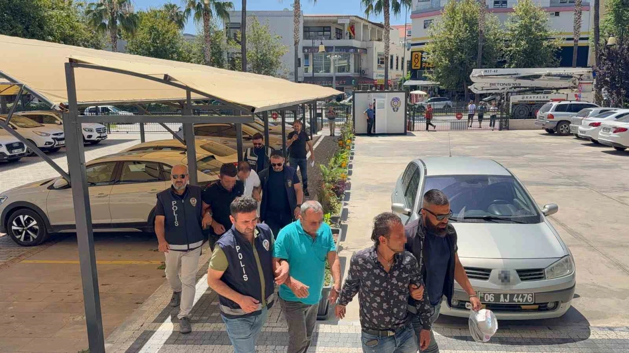 Gazipaşada çeşitli suçlardan gözaltına alınan 4 kişiden 3ü tutuklandı