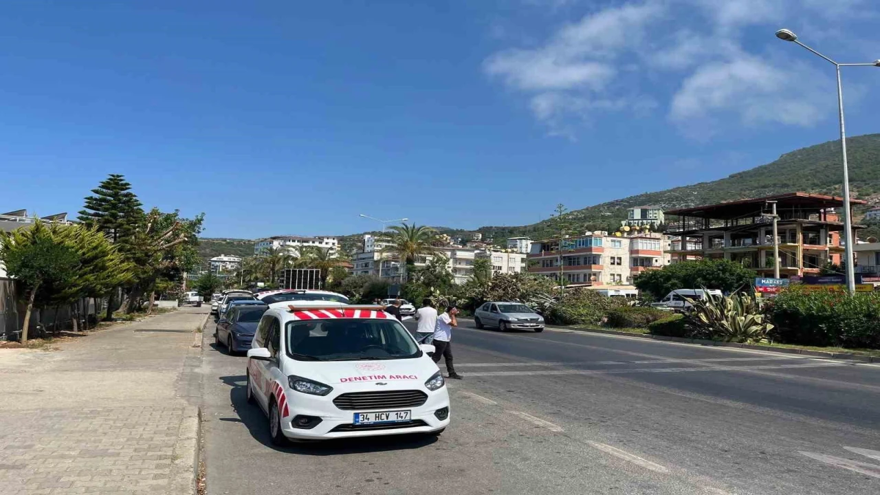 Gazipaşada korsan taşımacılık yapan 5 araç trafikten men edildi