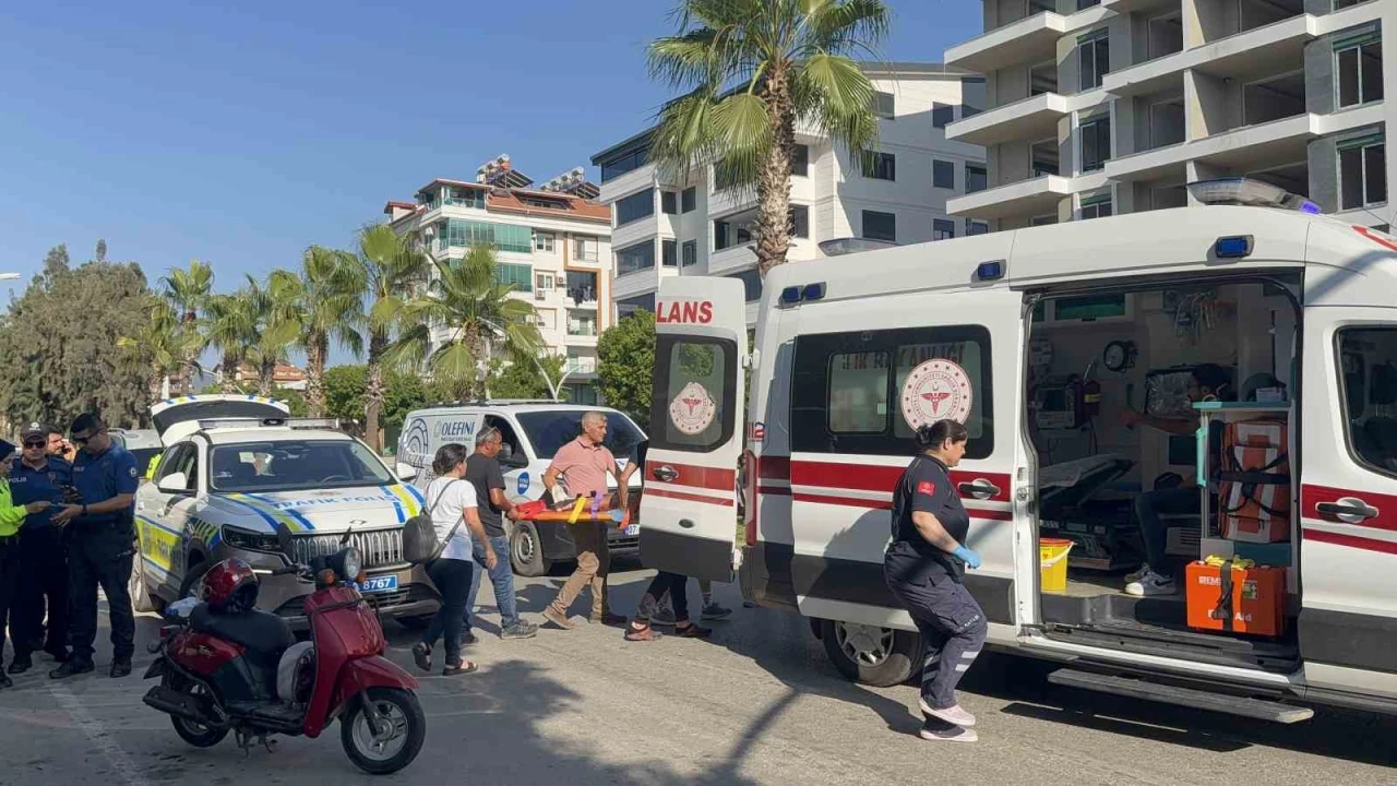 Gazipaşada motosiklet devrildi, baba-kız yaralandı