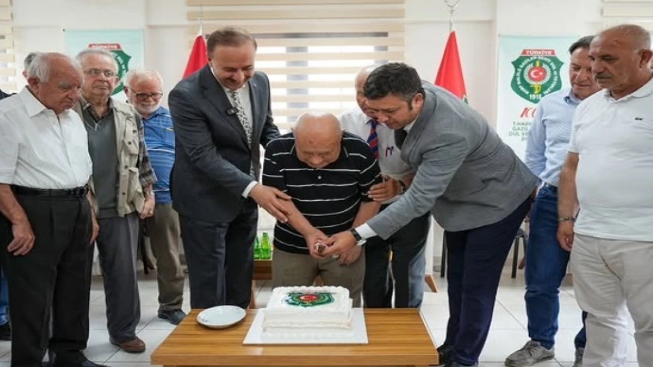 Ispartada babalar günü şehit babalarıyla birlikte kutlandı