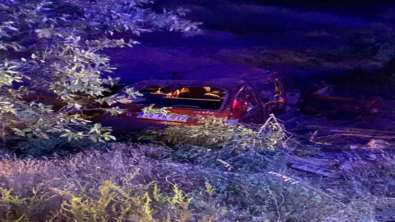 Ispartada otomobiller çarpıştı: 2si ağır toplam 7 kişi yaralandı