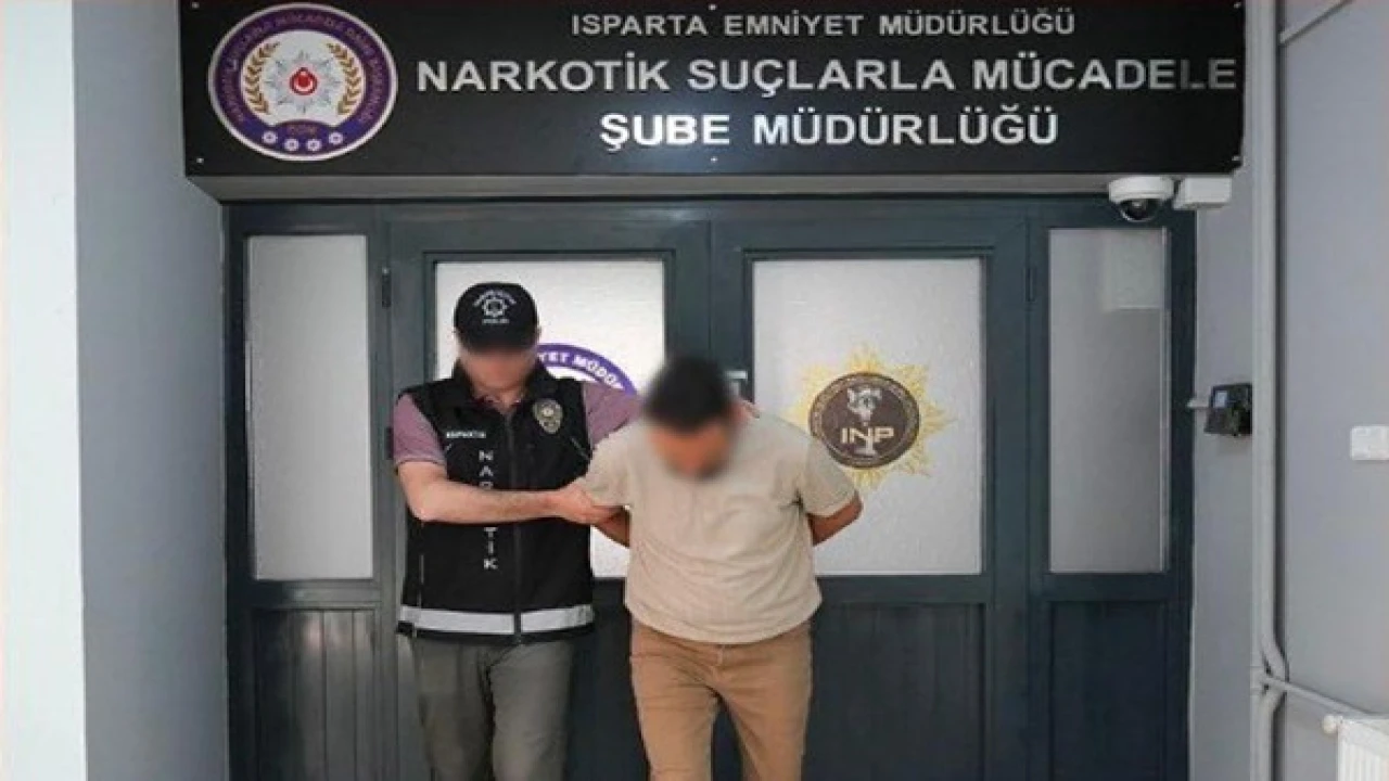 Ispartada uyuşturucu ticareti suçundan aranan şahıs yakalandı