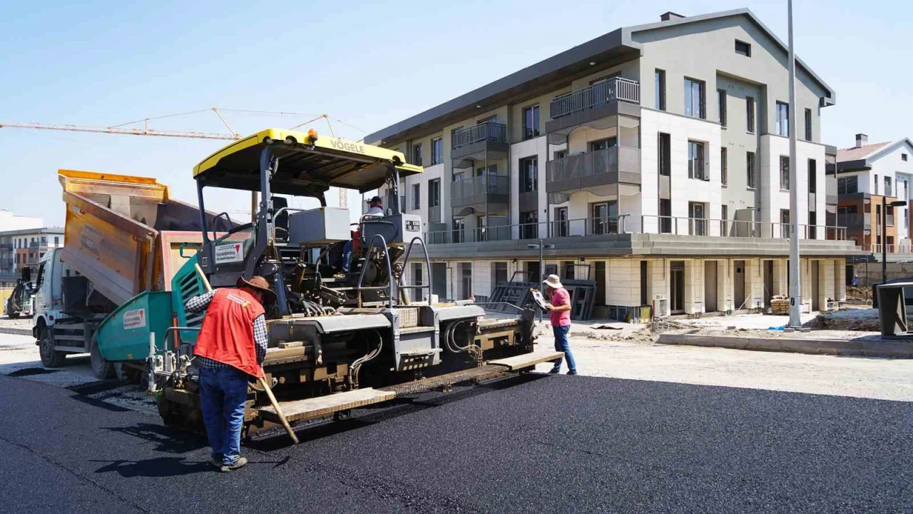Kahramanmaraş Azerbaycan Mahallesinin yolları asfaltlanıyor