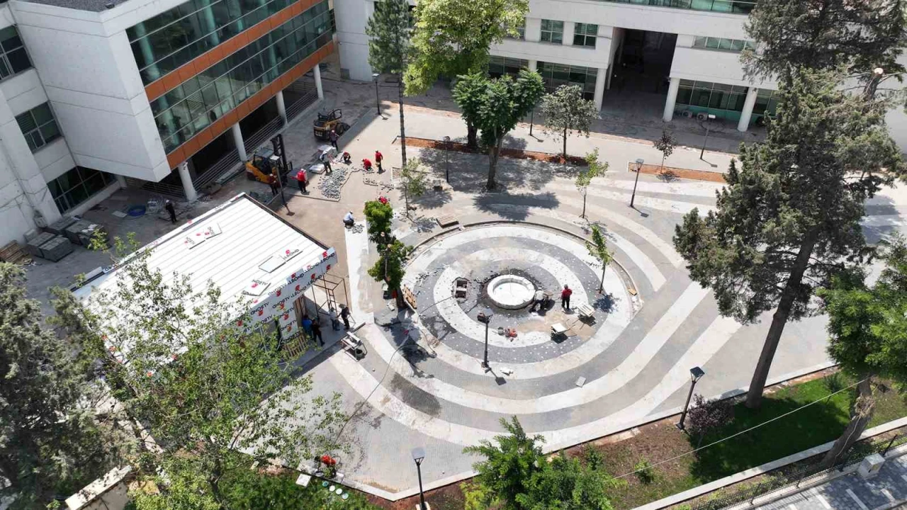 Kahramanmaraşta Kırk Altı Meydan Kafe hizmete hazırlanıyor