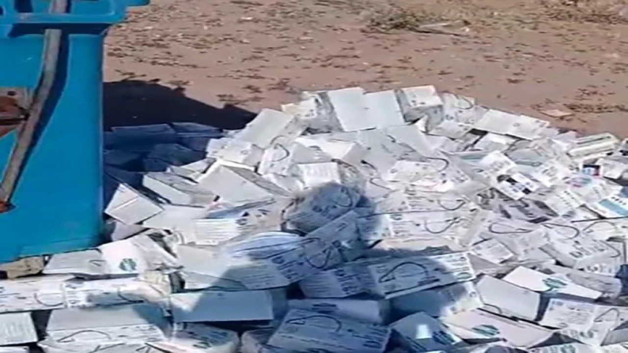 Kahramanmaraşta onlarca maske çöpe atıldı