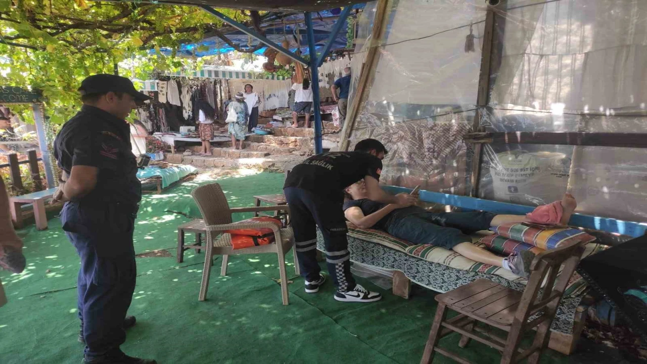 Kaleköyde düşen Fransız turist denizden tahliye operasyonuyla kurtarıldı