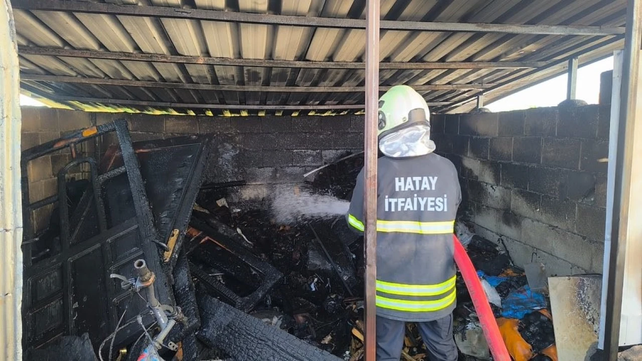 Kırıkhanda odunluk yangını